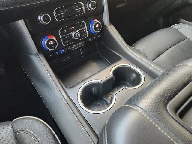 Used 2022 GMC Yukon SLT w/ SLT Luxury Package RWD image 18