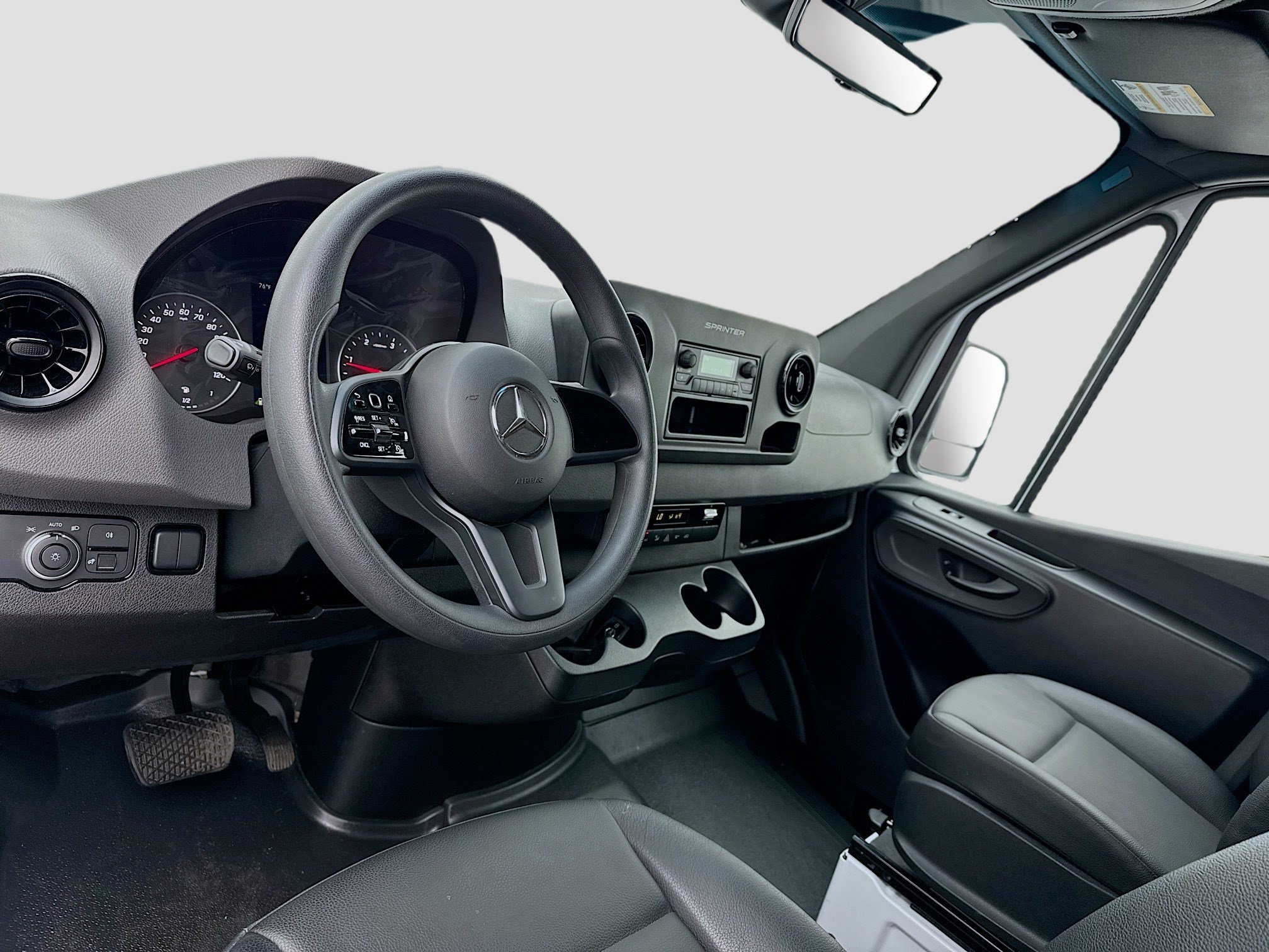 Used 2024 Mercedes-Benz Sprinter 2500 image 7