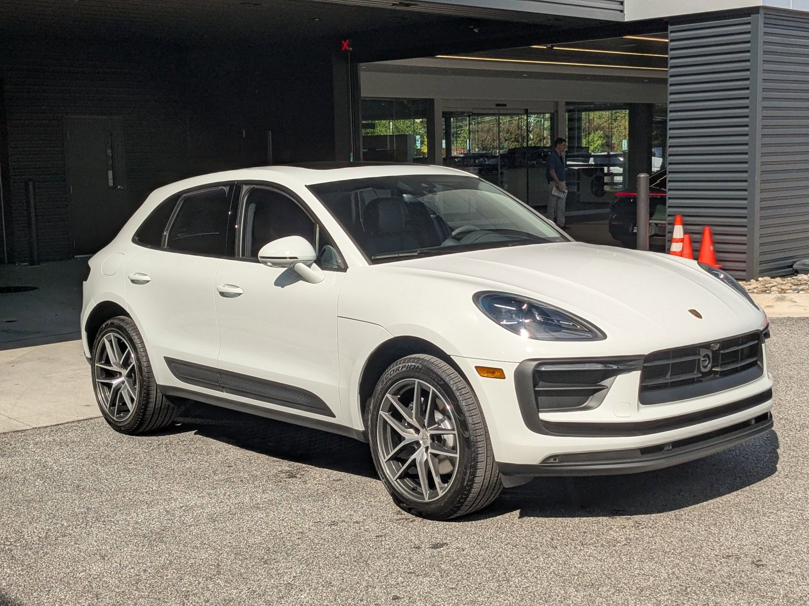 New 2026 Porsche Macan image 7