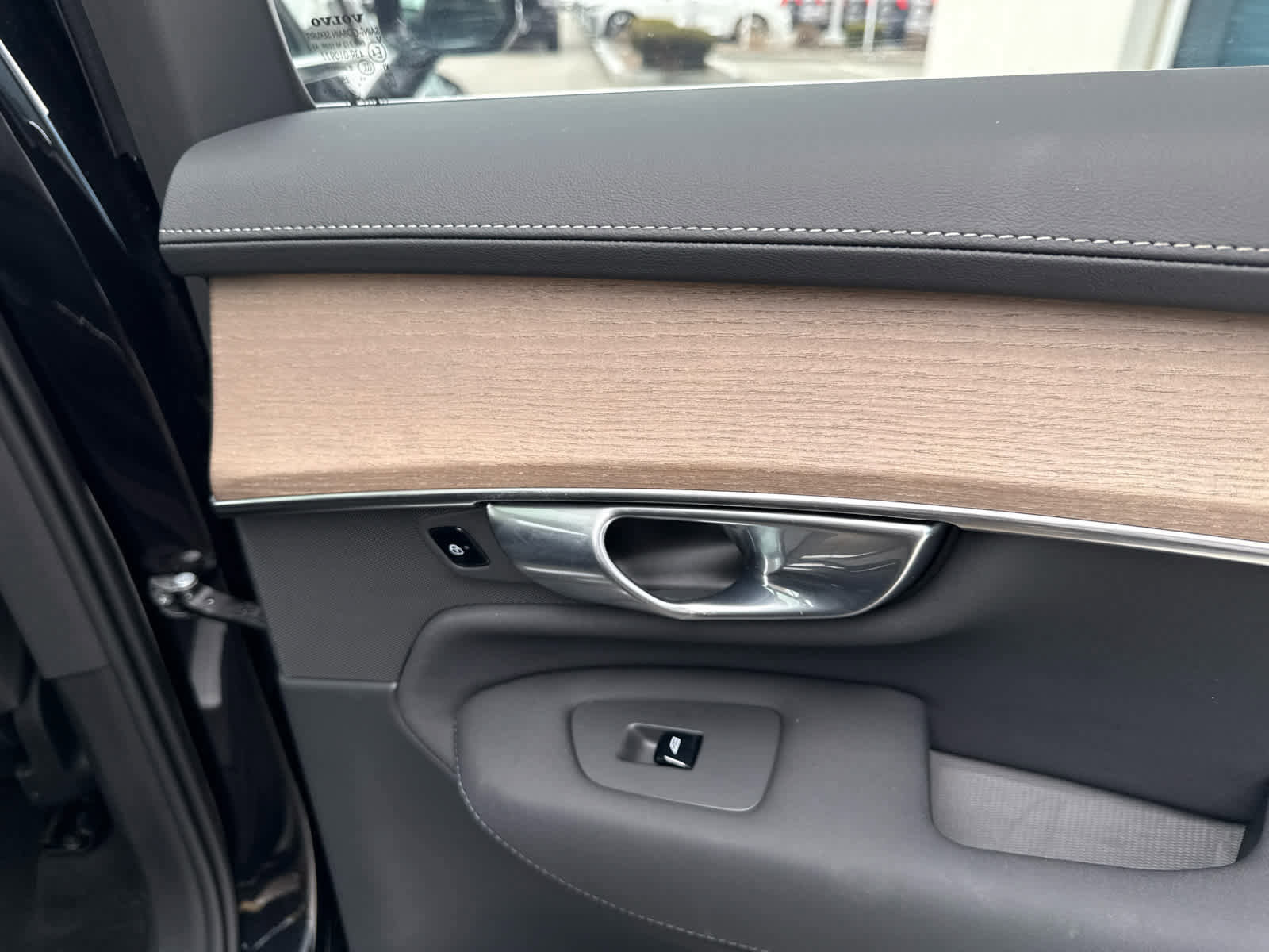 Used 2026 Volvo XC90 B6 Plus image 27