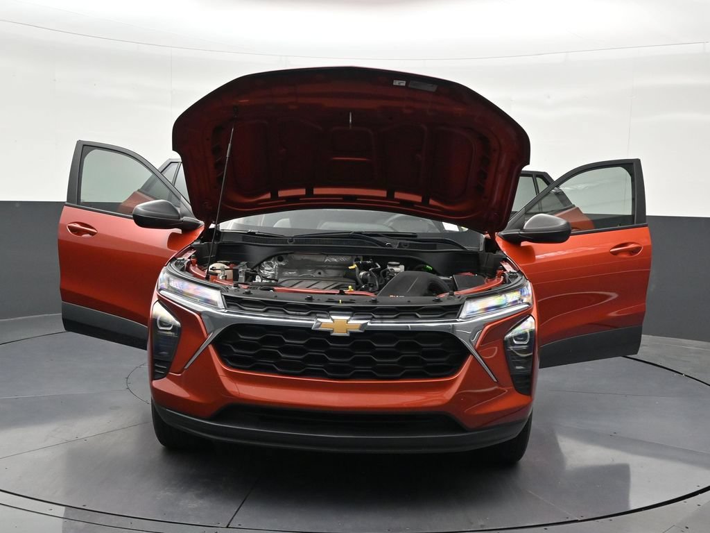 Used 2024 Chevrolet Trax LS FWD image 36