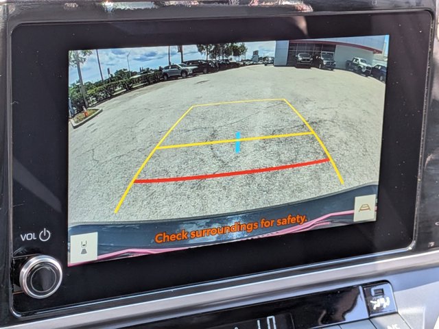 Used 2025 Toyota Camry SE FWD image 13