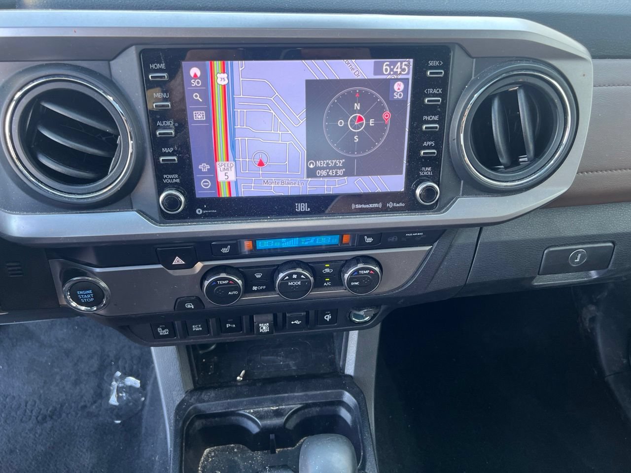Used 2022 Toyota Tacoma Limited RWD image 15