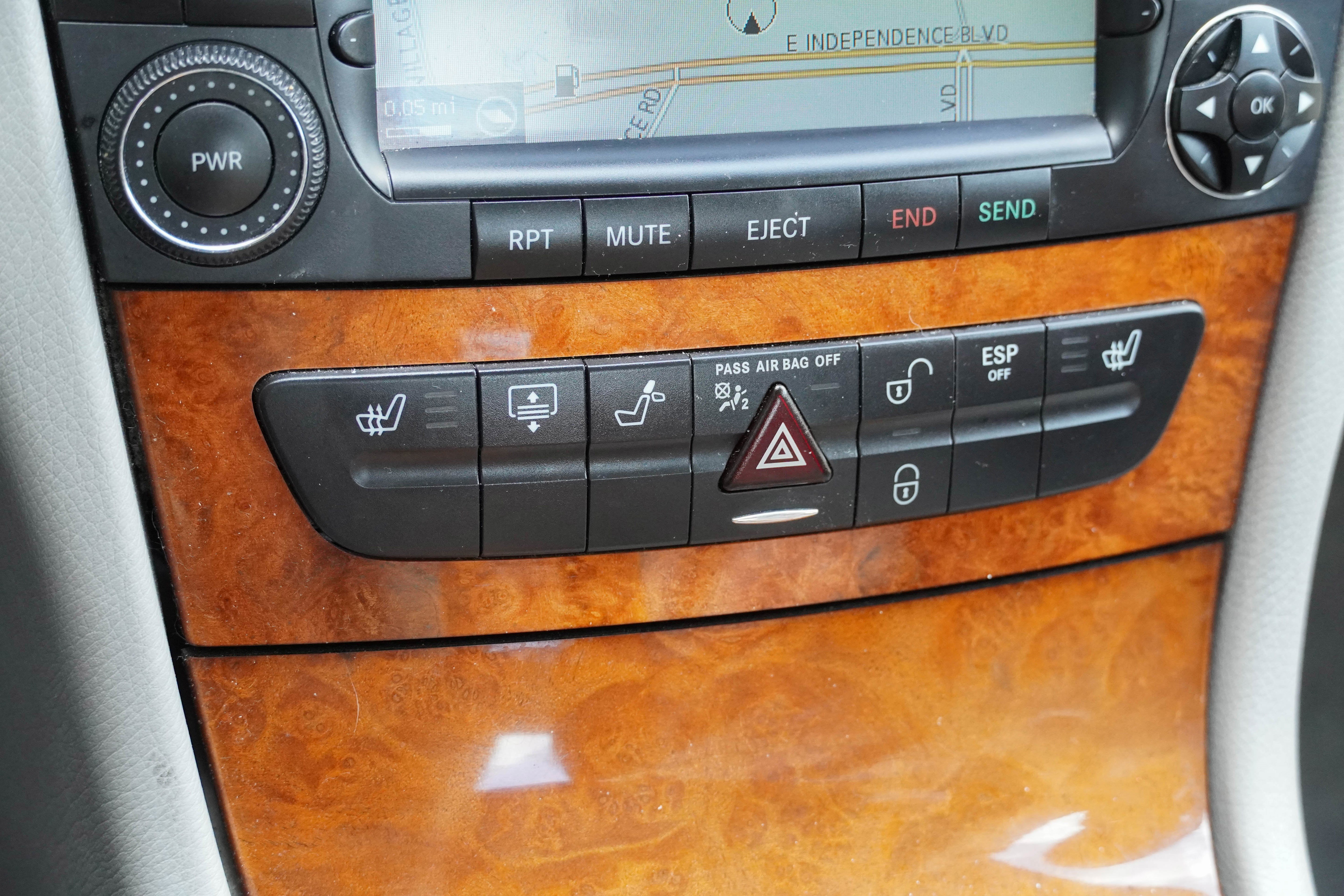 Used 2008 Mercedes-Benz E 350 4MATIC Sedan image 27