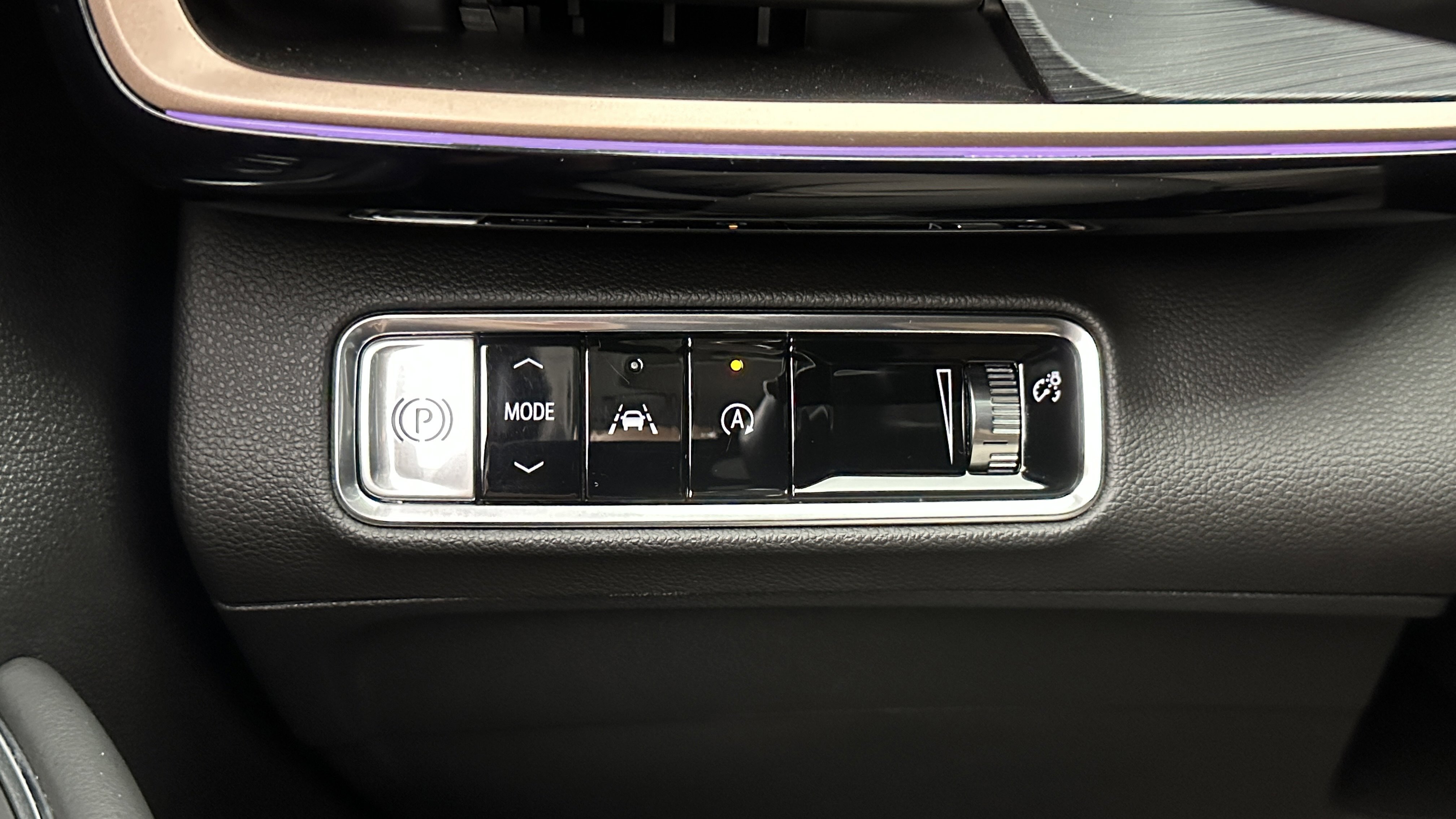 Used 2024 Buick Envision Sport Touring image 24