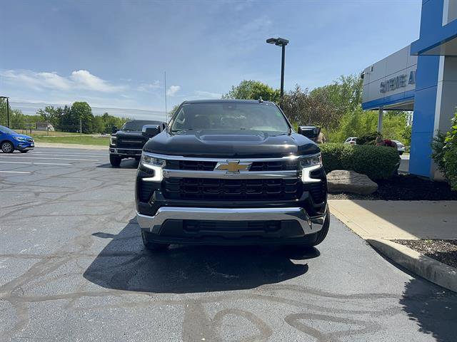 Used 2024 Chevrolet Silverado 1500 LT AWD/4WD image 3