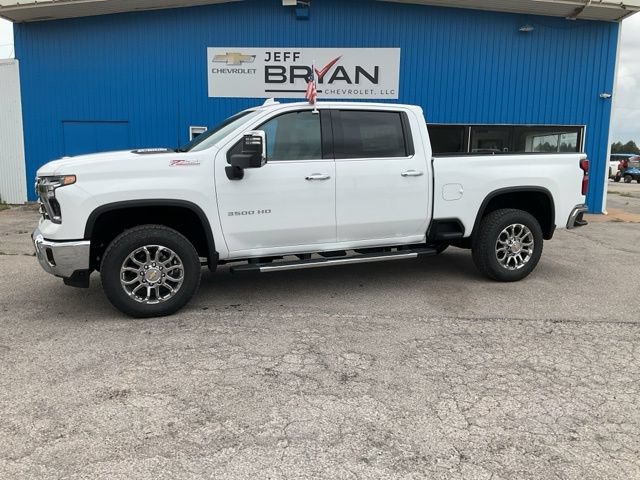 New 2026 Chevrolet Silverado 3500 LTZ w/ LTZ Premium Package AWD/4WD image 1