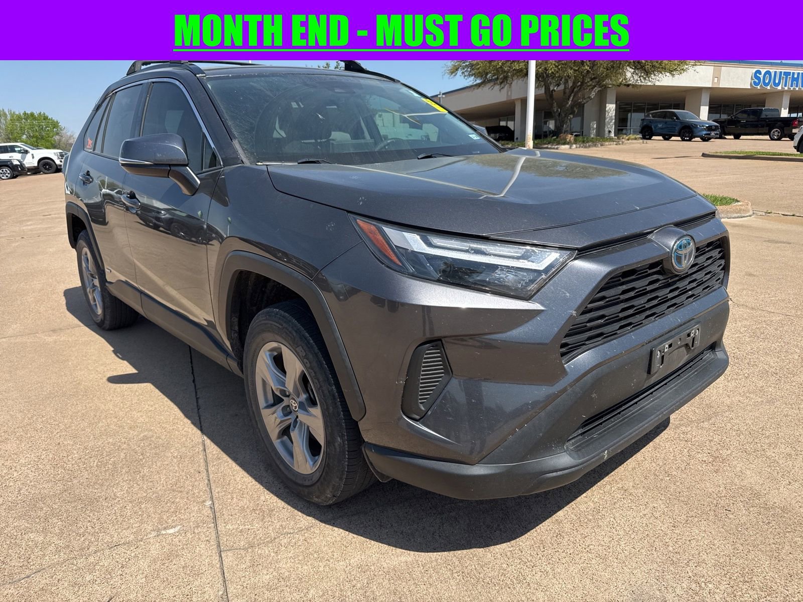 Used 2022 Toyota RAV4 XLE w/ Convenience Package image 1
