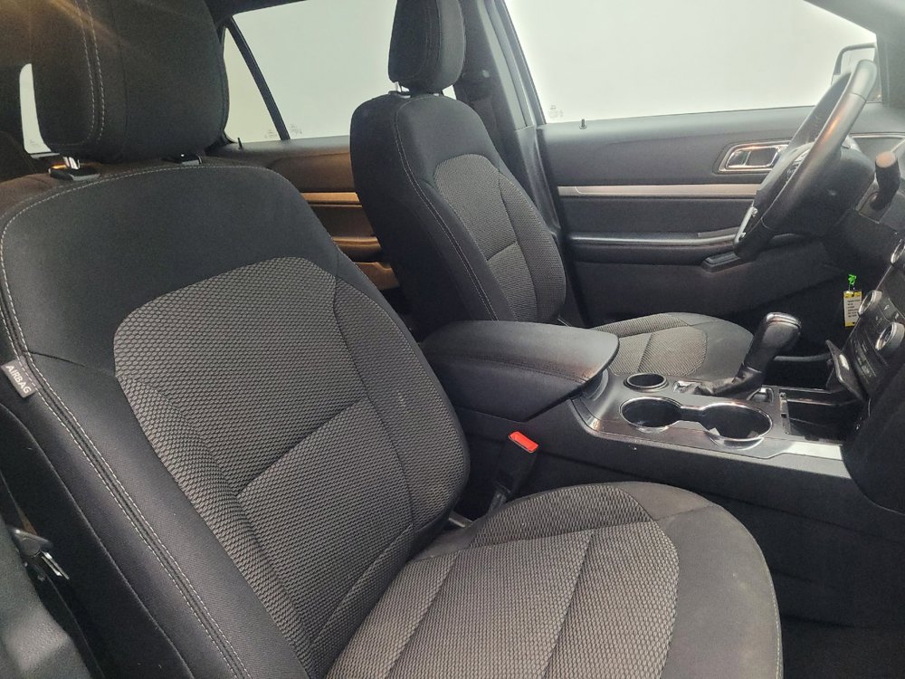 Used 2018 Ford Explorer XLT FWD image 21