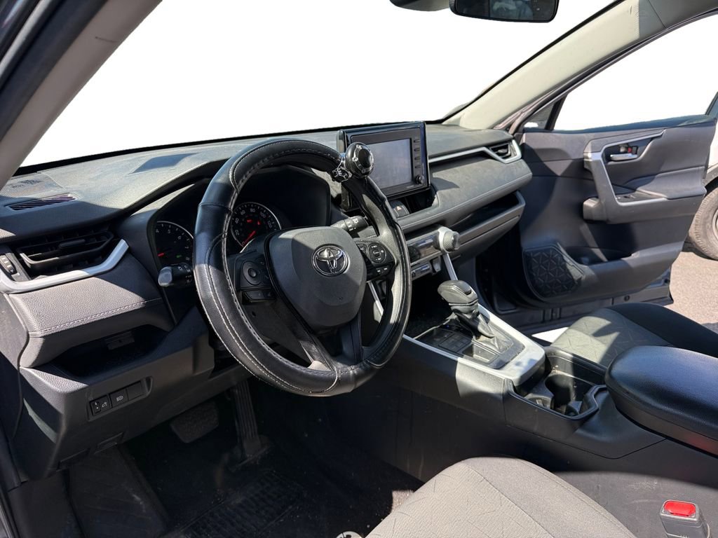 Used 2021 Toyota RAV4 XLE AWD/4WD image 25