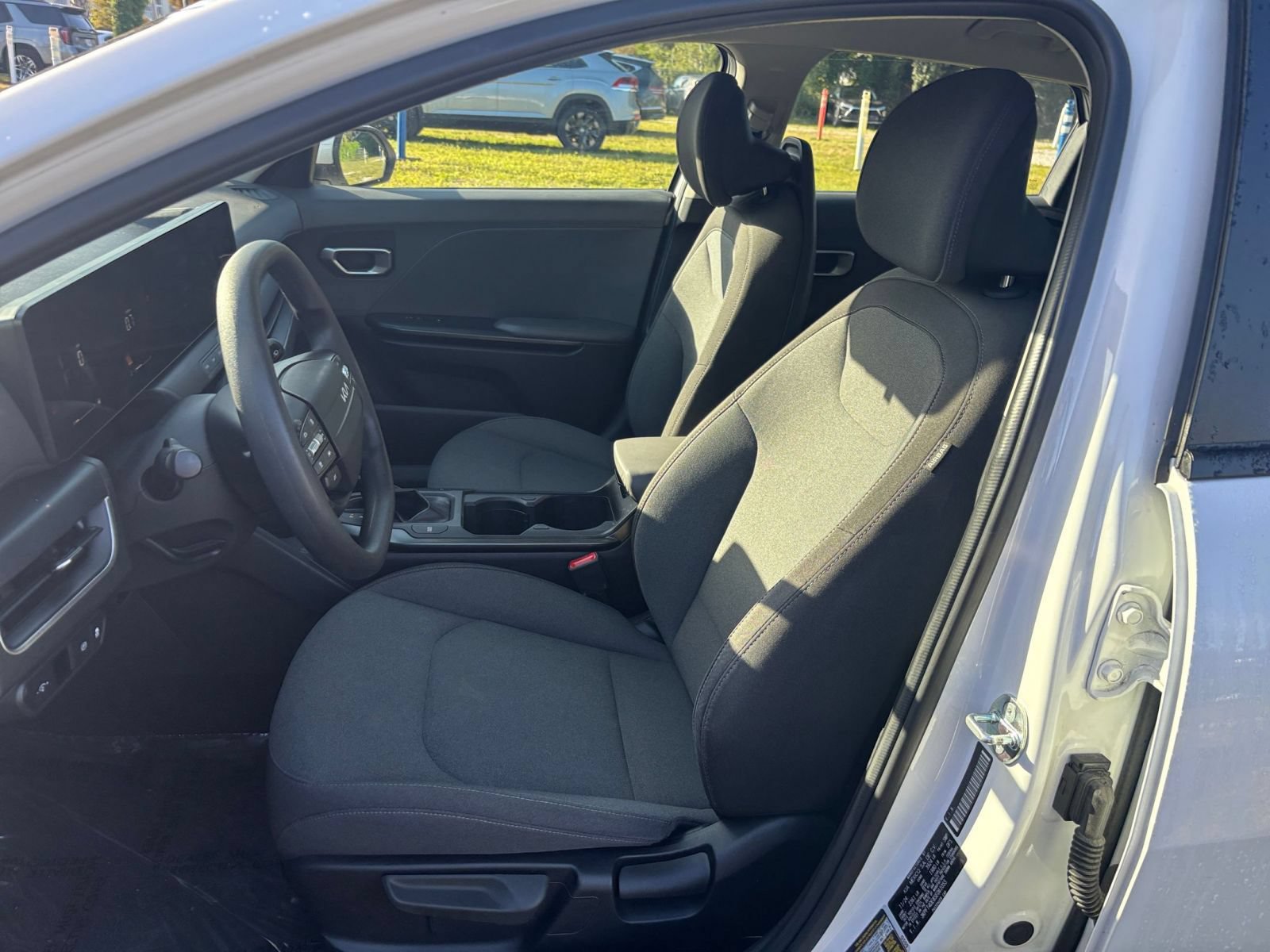 Used 2025 Kia K4 FWD image 37