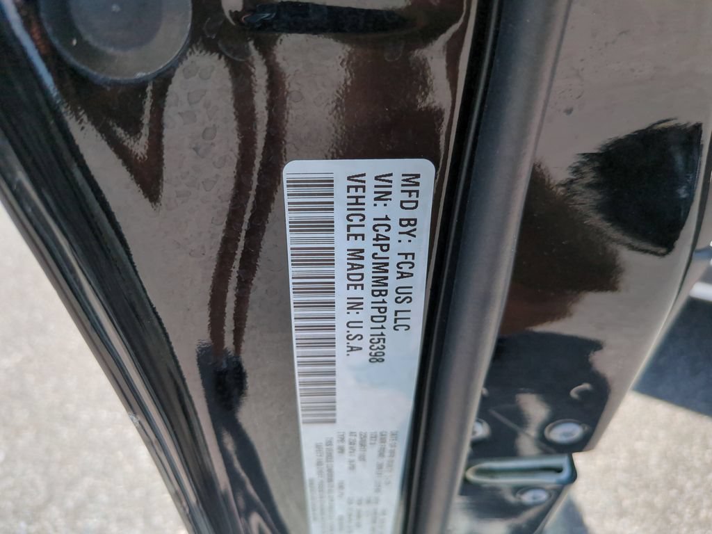 Used 2023 Jeep Cherokee Altitude Lux AWD/4WD image 34