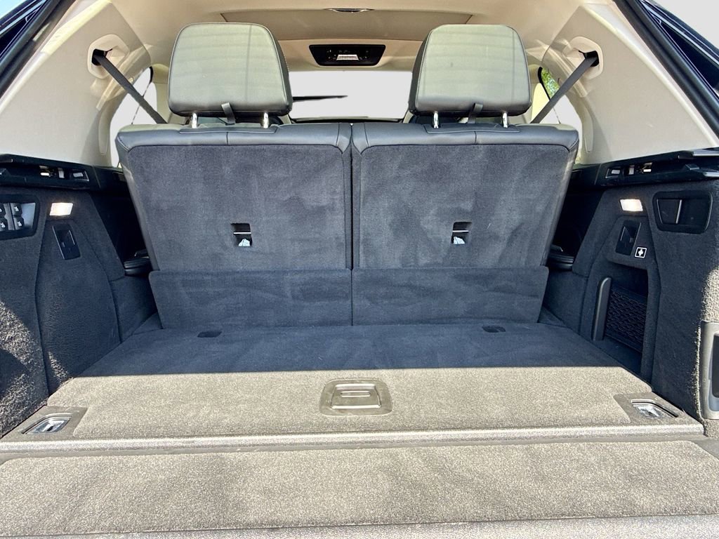Used 2023 BMW X7 xDrive40i w/ Premium Package image 11