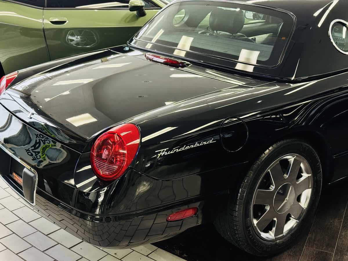 Used 2002 Ford Thunderbird Deluxe image 17