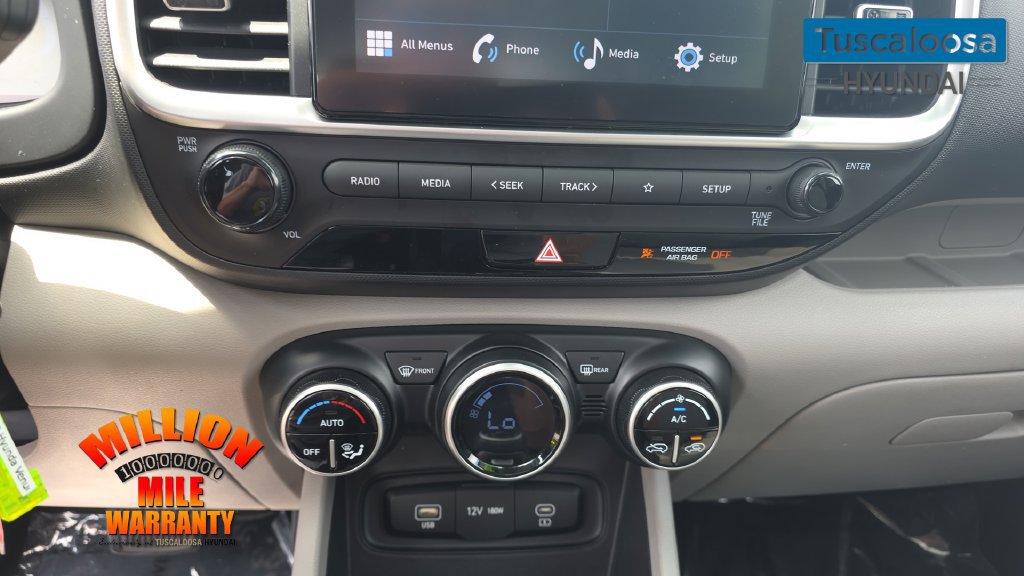 Used 2023 Hyundai Venue SEL FWD image 21