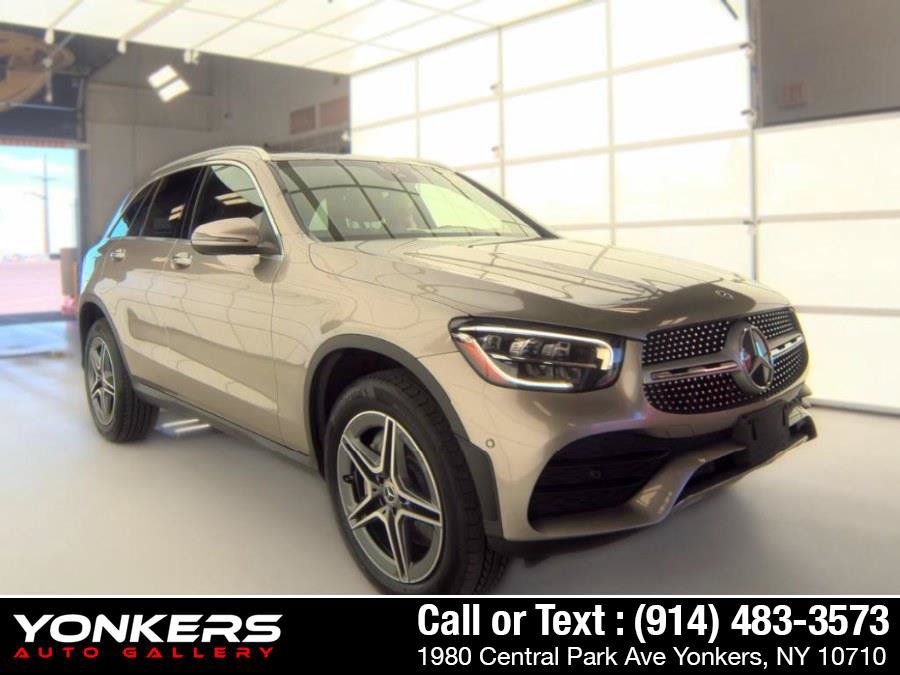 Used 2022 Mercedes-Benz GLC 300 4MATIC w/ AMG Line image 3