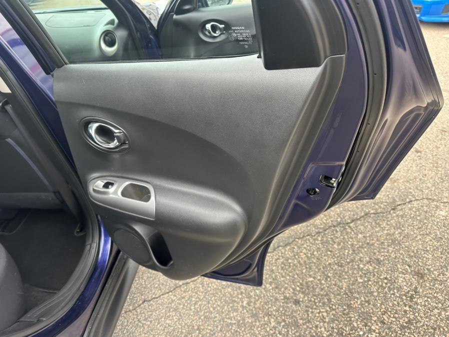 Used 2015 Nissan Juke S image 16