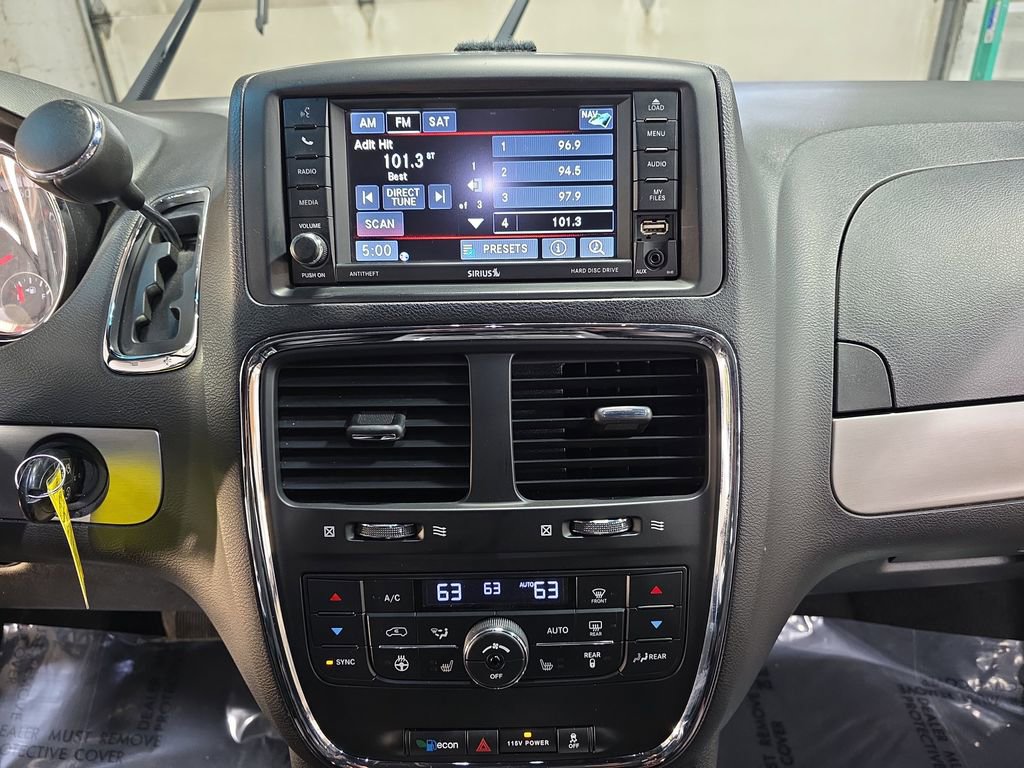 Used 2017 Dodge Grand Caravan GT image 21