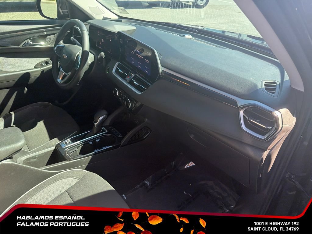 Used 2024 Chevrolet TrailBlazer LT w/ Convenience Package AWD/4WD image 32