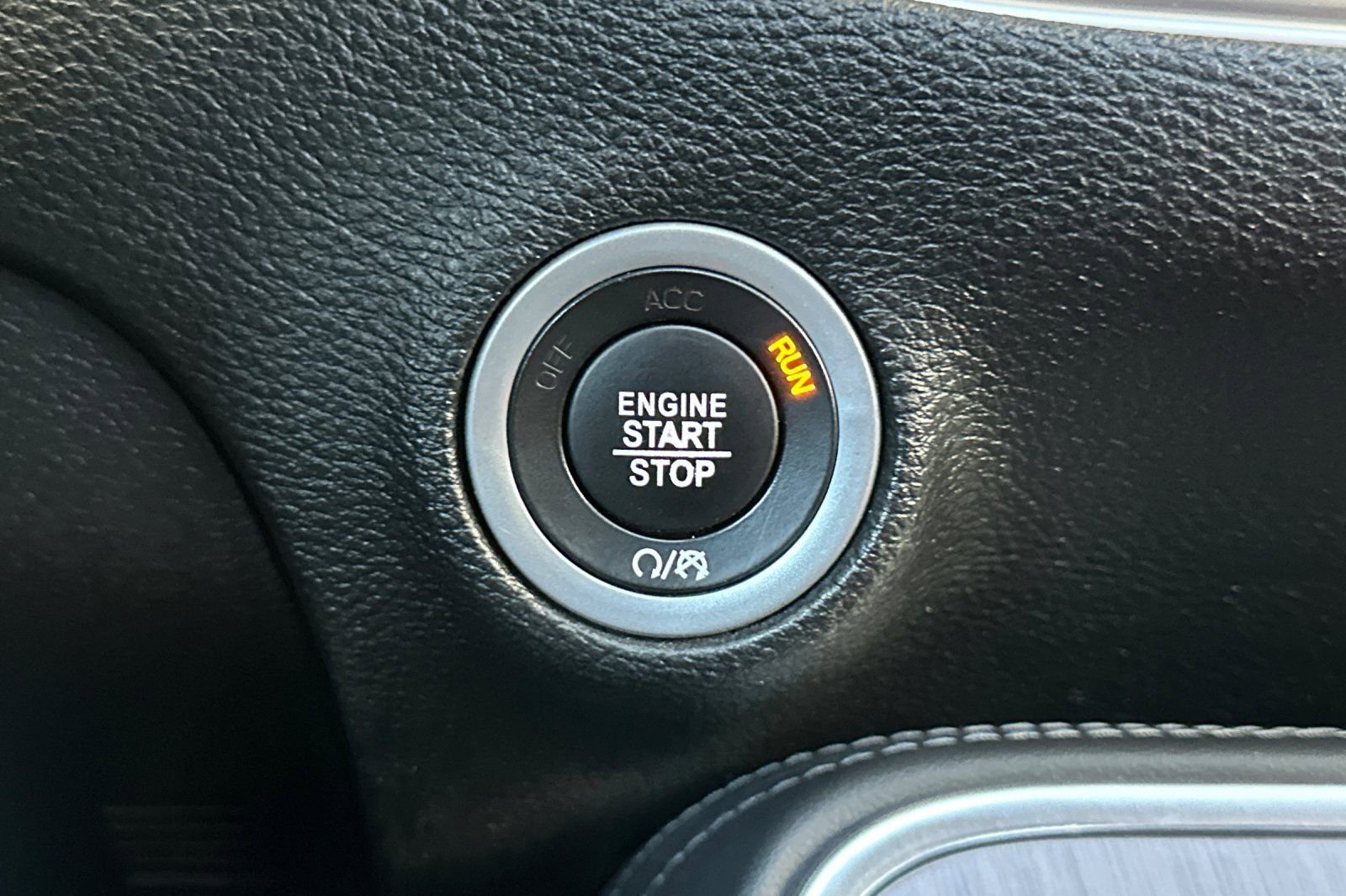 Used 2018 Dodge Challenger R/T RWD image 22