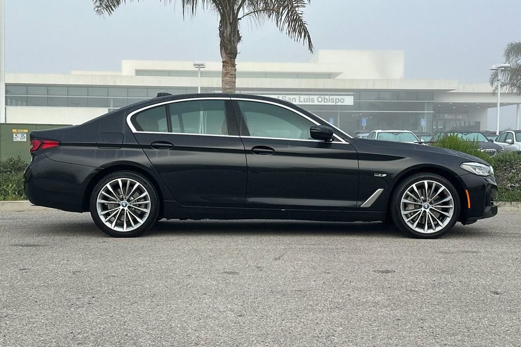 Used 2023 BMW 530e w/ Convenience Package image 2