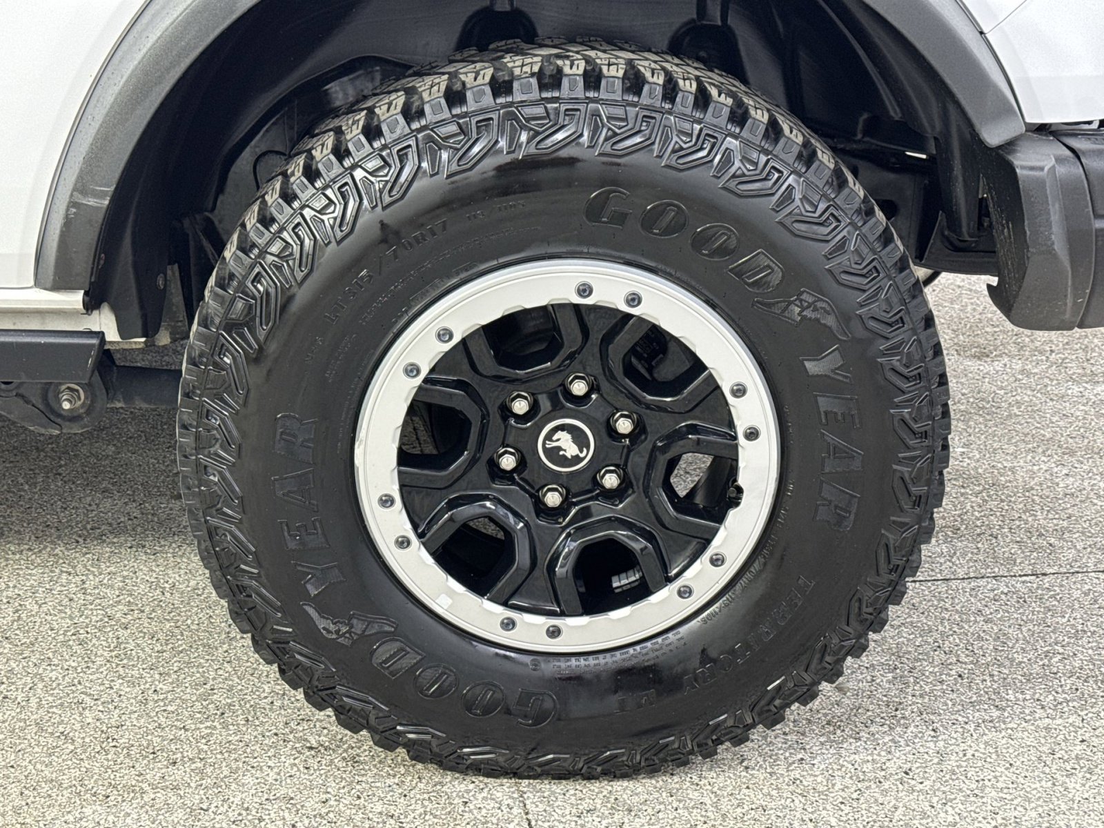 Used 2023 Ford Bronco Badlands image 16