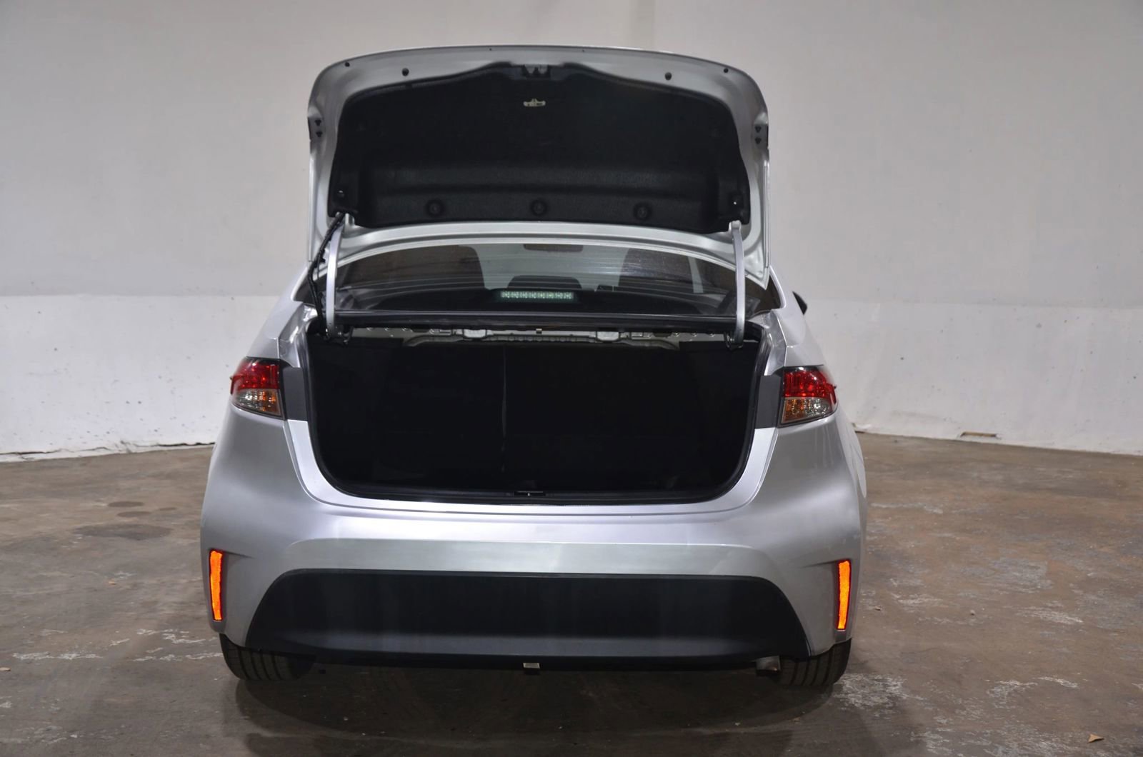 Used 2024 Toyota Corolla LE image 15