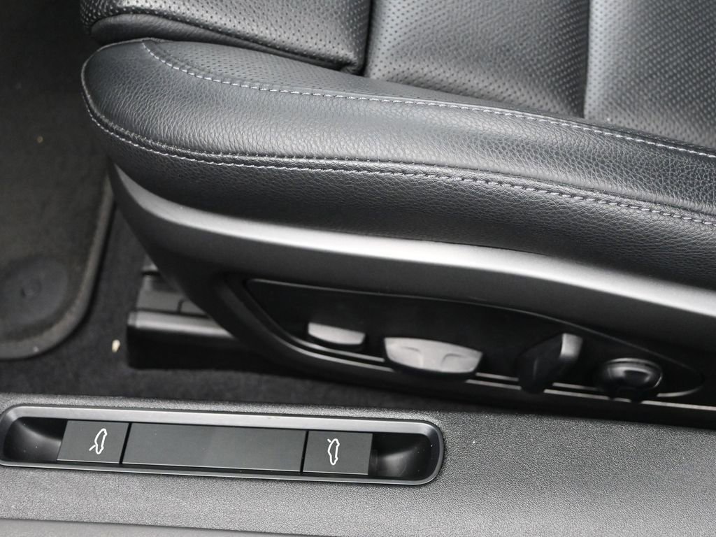 Certified 2023 Porsche 911 Carrera image 18