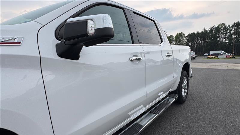 Used 2023 Chevrolet Silverado 1500 LTZ w/ LTZ Convenience Package II AWD/4WD image 15