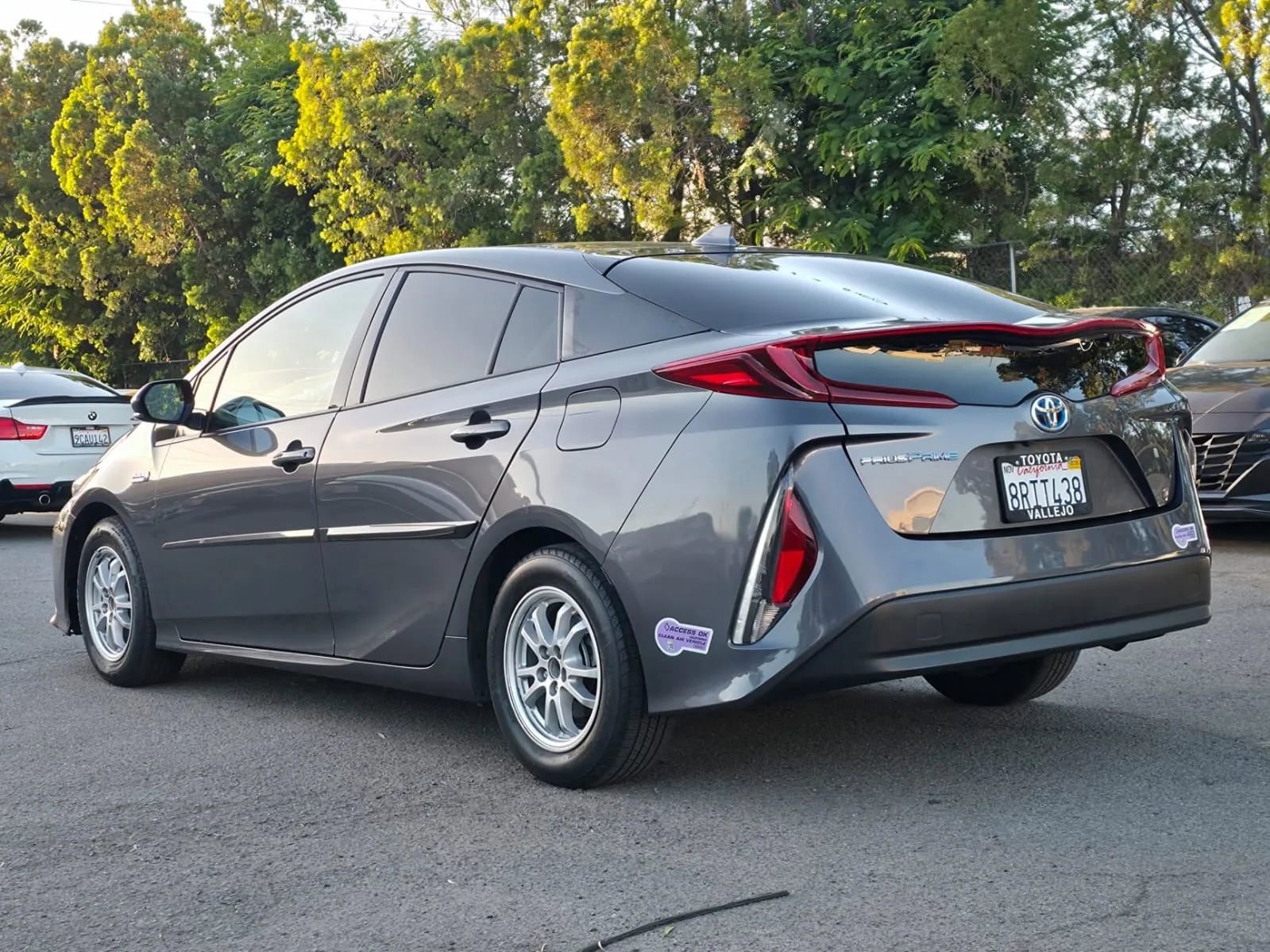 Used 2018 Toyota Prius Prime Premium image 4
