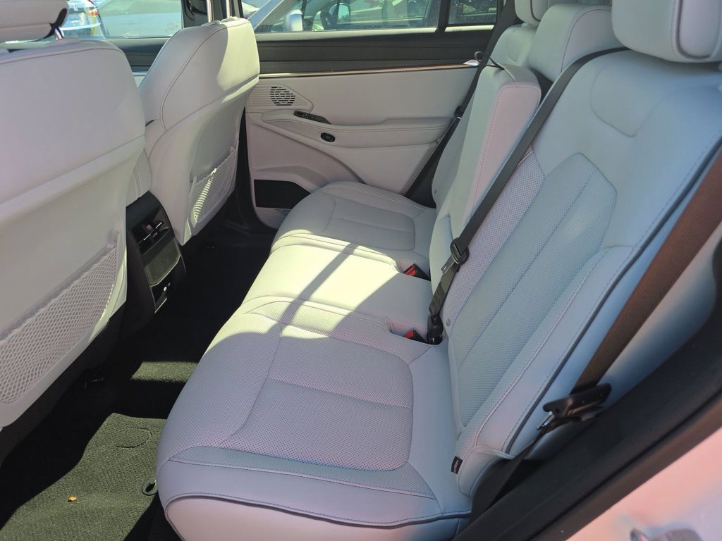 Used 2025 Jeep Wagoneer S Limited AWD/4WD image 6