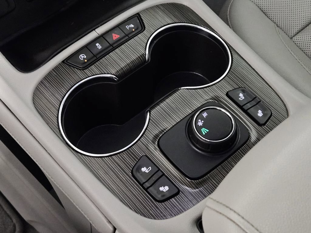 Used 2020 GMC Acadia SLT image 17