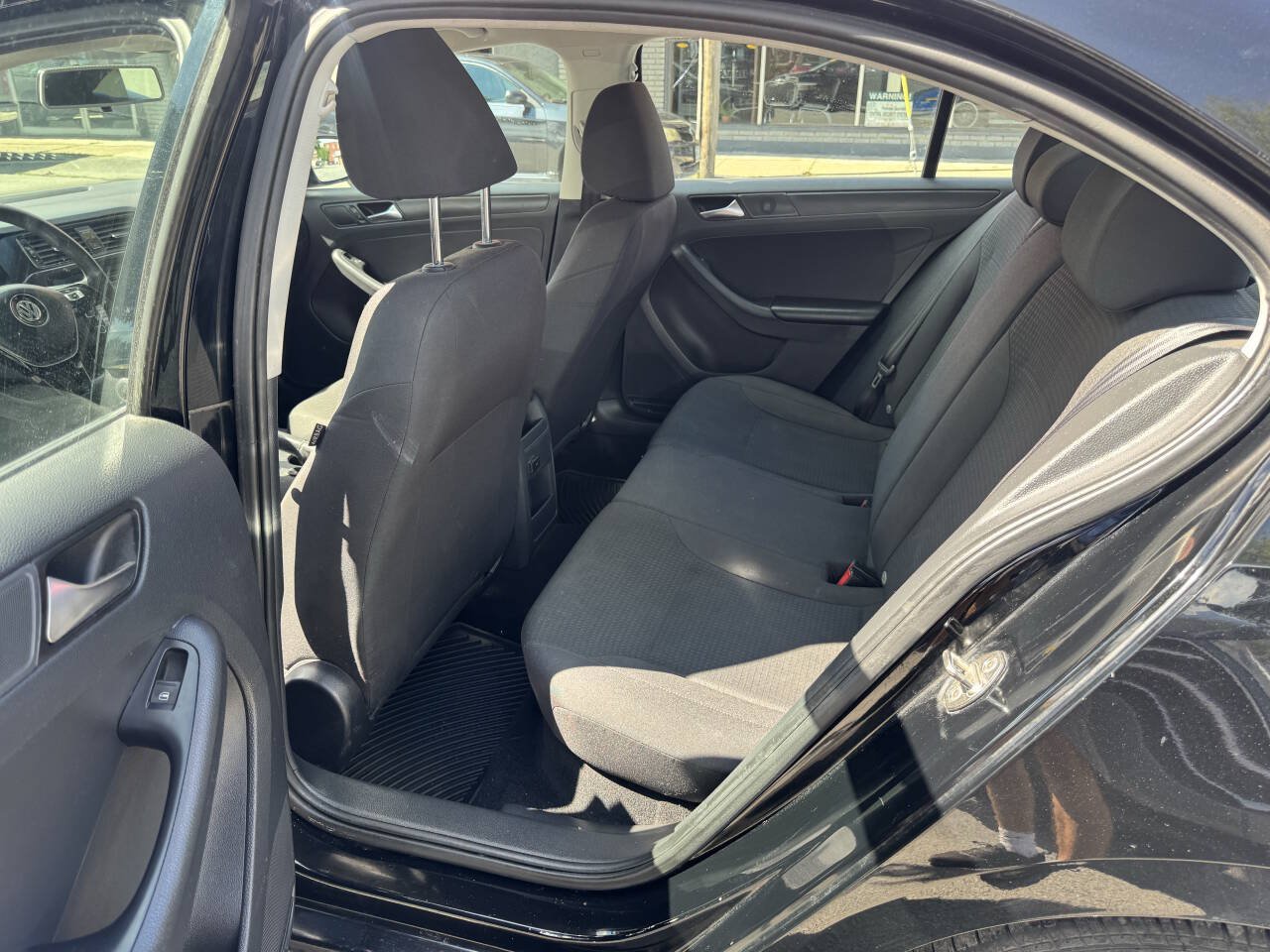 Used 2015 Volkswagen Jetta S FWD image 4