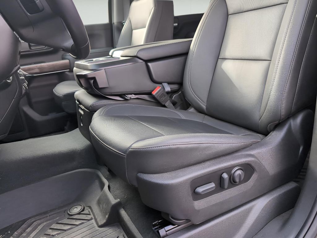 Used 2022 Chevrolet Silverado 2500 LTZ w/ Z71 Off-Road Package AWD/4WD image 10