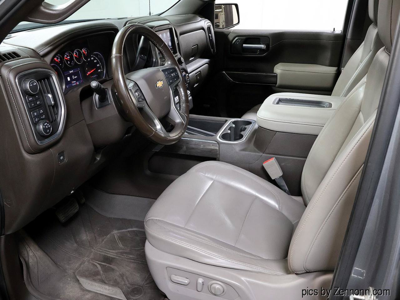 Used 2020 Chevrolet Silverado 1500 LTZ w/ LTZ Convenience Package AWD/4WD image 12