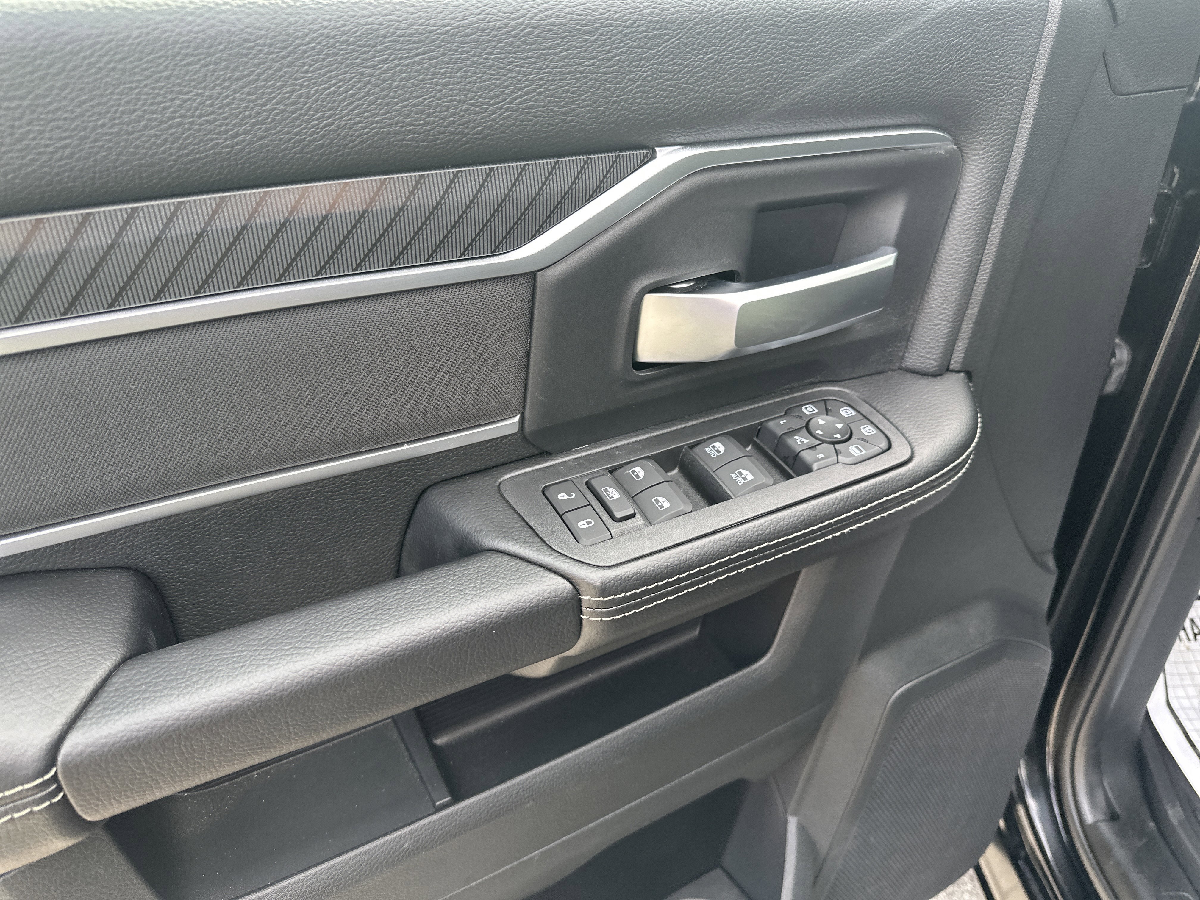 New 2026 RAM 2500 Big Horn AWD/4WD image 13