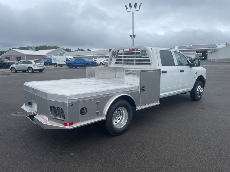 New 2025 RAM 3500 Tradesman w/ Chrome Appearance Group image 3
