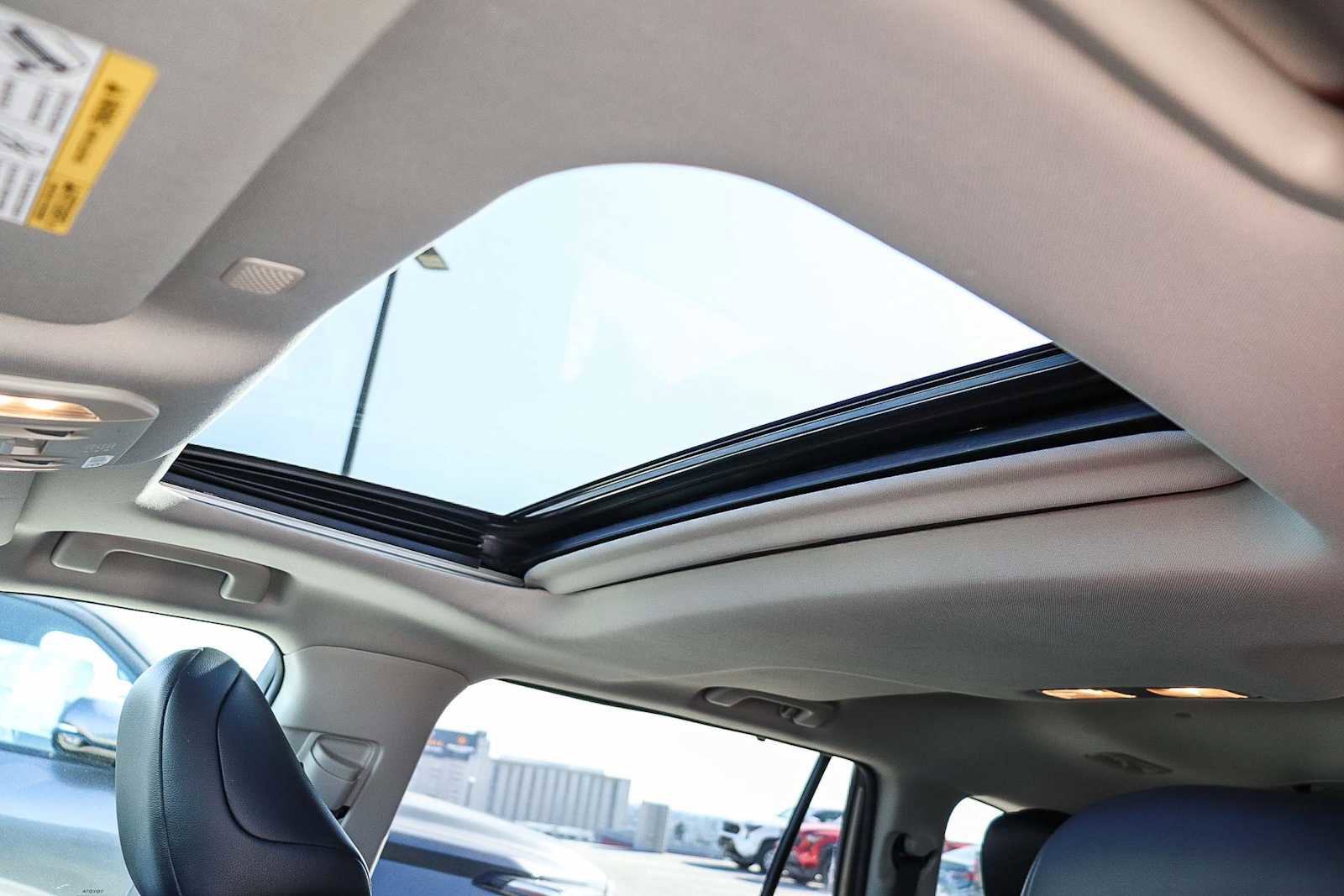 Used 2021 Toyota Highlander XLE image 28