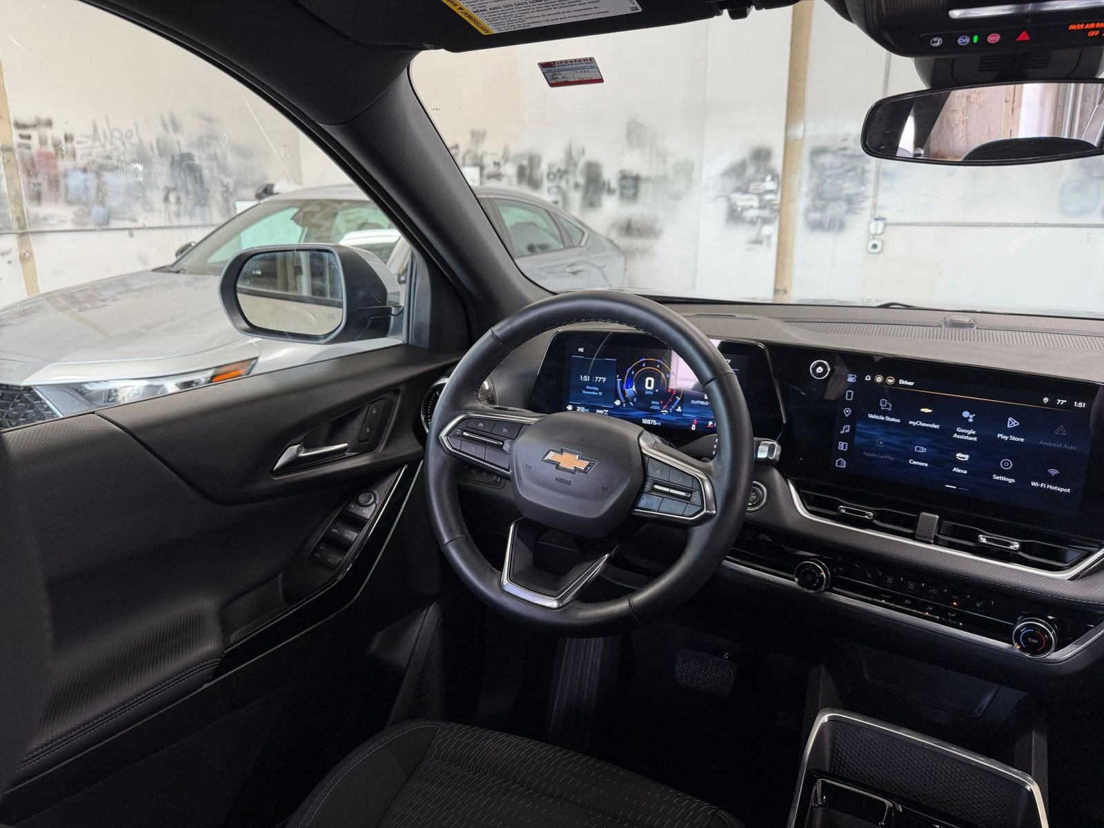 Used 2025 Chevrolet Equinox LT image 33