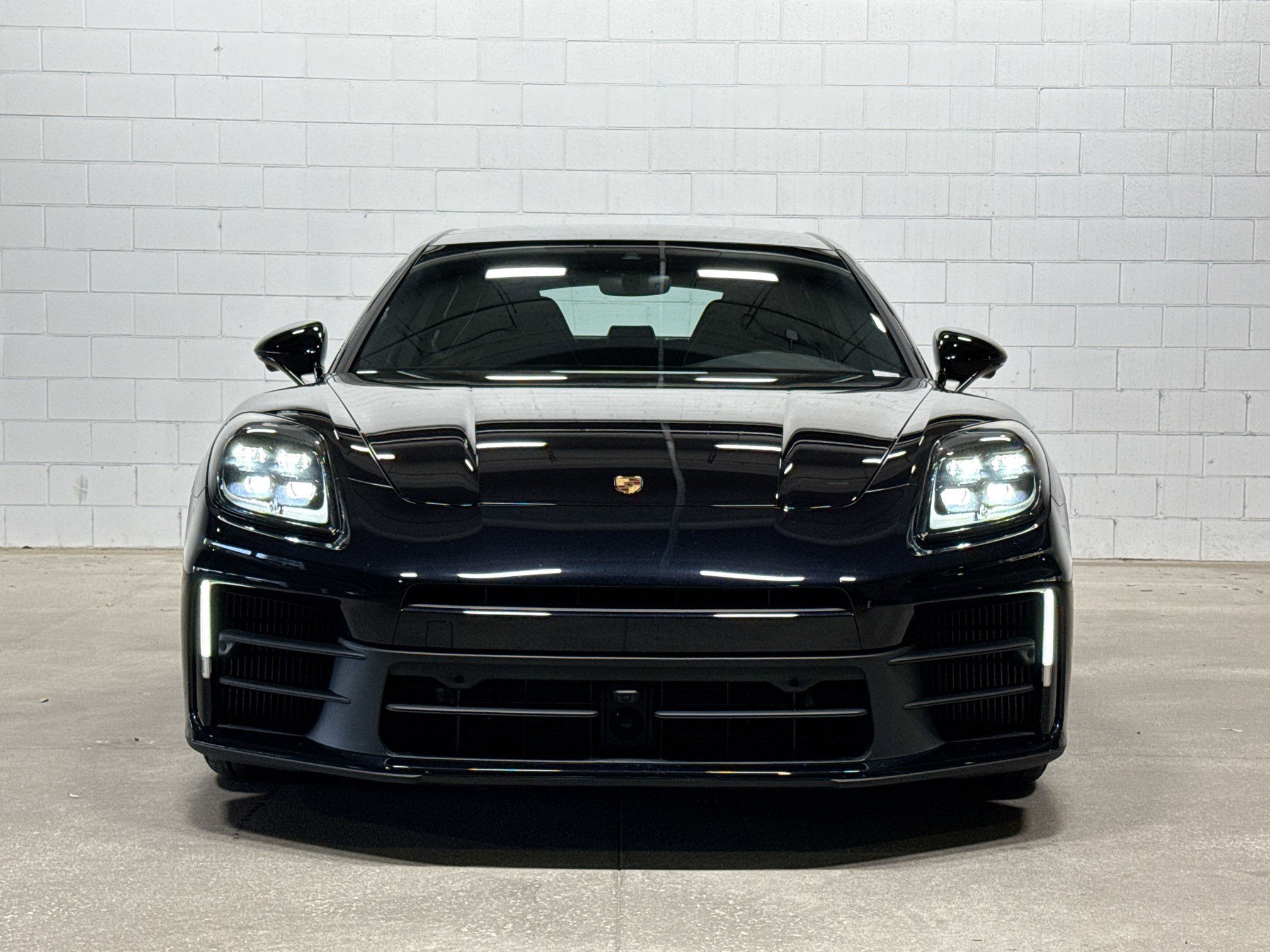 Certified 2025 Porsche Panamera 4 AWD/4WD image 9