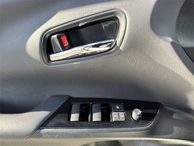 Used 2022 Toyota Prius LE image 25