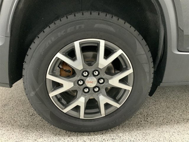 Used 2020 GMC Acadia SLE image 13