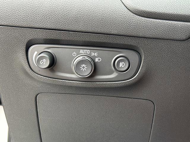 Used 2022 Buick Encore GX Select w/ Sport Touring Package image 25