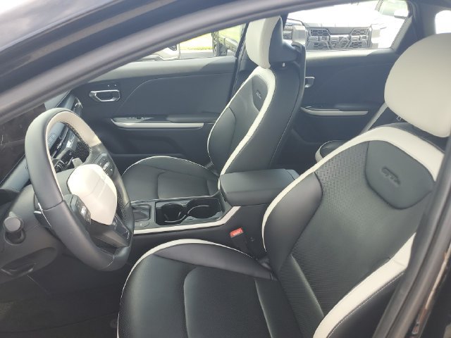 Certified 2025 Kia K4 GT-Line w/ GT-Line Premium Package FWD image 16