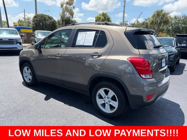 Used 2021 Chevrolet Trax LT w/ LT Convenience Package FWD image 4
