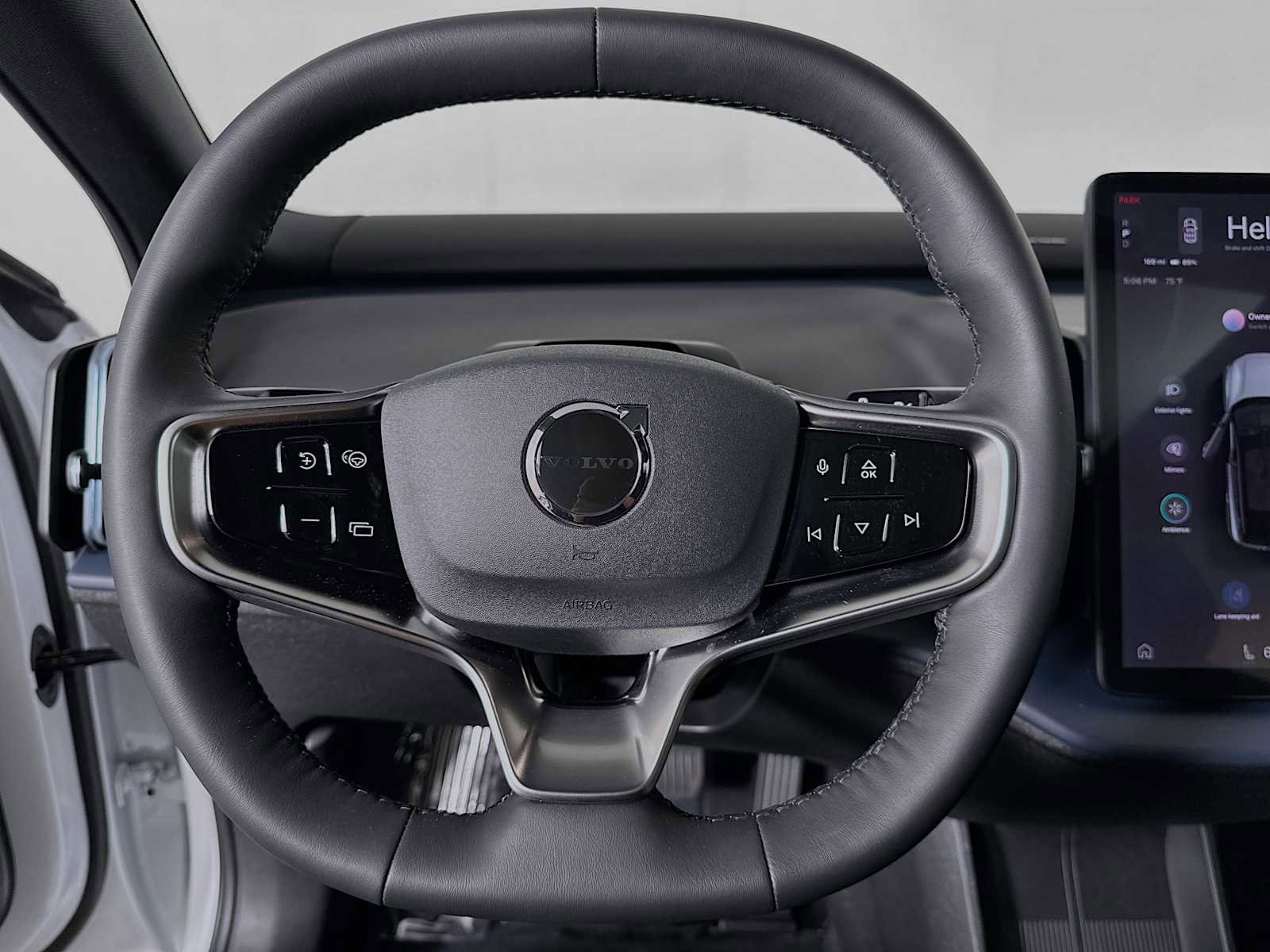Used 2025 Volvo EX30 Ultra w/ Protection Package Premier image 11