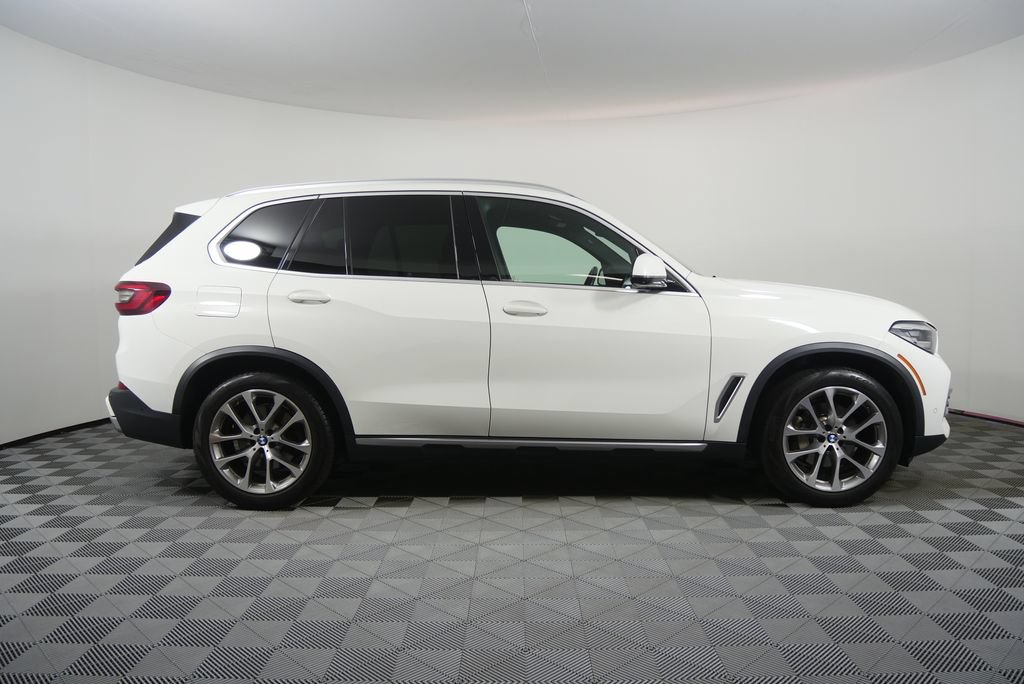 Used 2021 BMW X5 xDrive40i w/ Premium Package AWD/4WD image 2