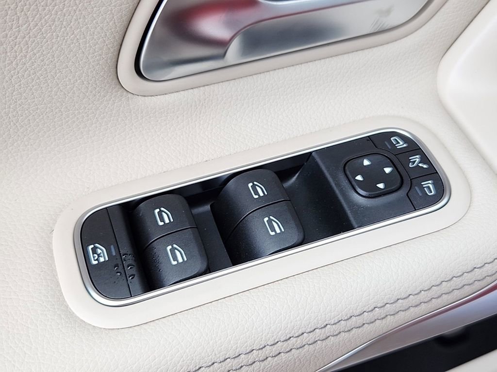 New 2025 Mercedes-Benz CLA 250 4MATIC image 8