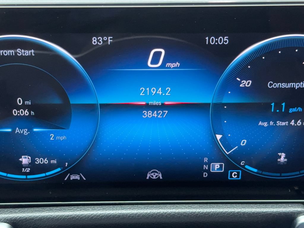 Used 2023 Mercedes-Benz GLB 250 4MATIC w/ Premium Package image 21