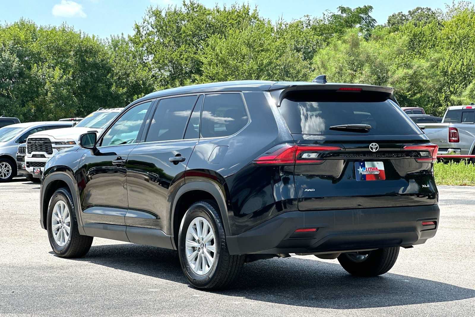 Used 2025 Toyota Grand Highlander AWD image 13